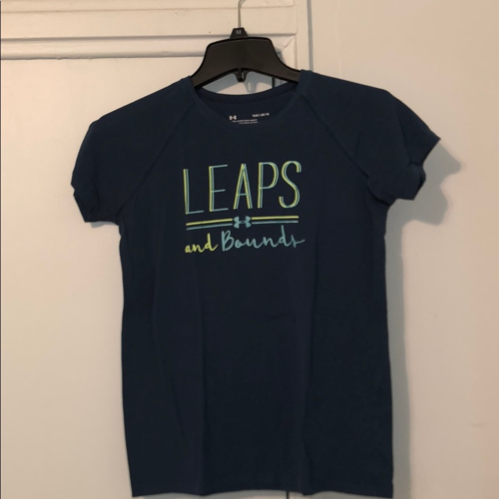 blue and green under armour shirt